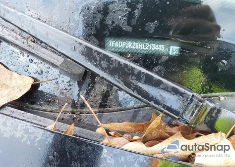 2017 Ford Focus Se z USA, uszkodzony, nr VIN 1FADP3K29HL213445